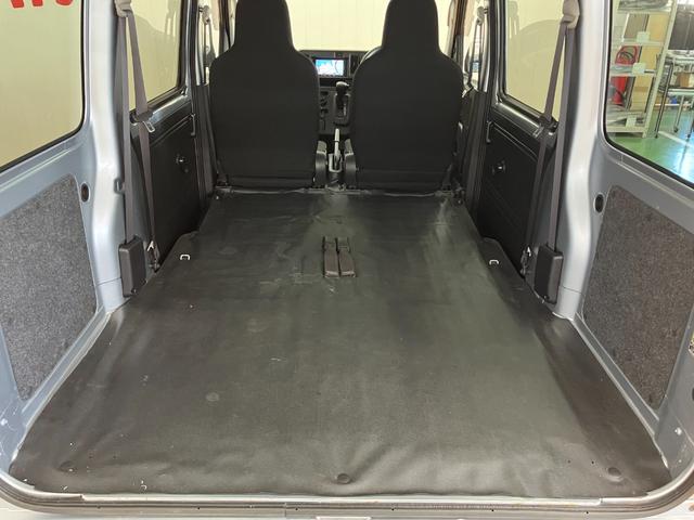 ハイゼットカーゴデラックスＳＡIII４ＷＤ　両側スライドドア　エアコン　ＵＳＢ接続端子　アイドリングストップ　オートハイビーム　横滑り防止機能　誤発進抑制機能　光軸調整ダイヤル　パワーウインドウ　ＥＴＣ　キーレス（神奈川県）の中古車