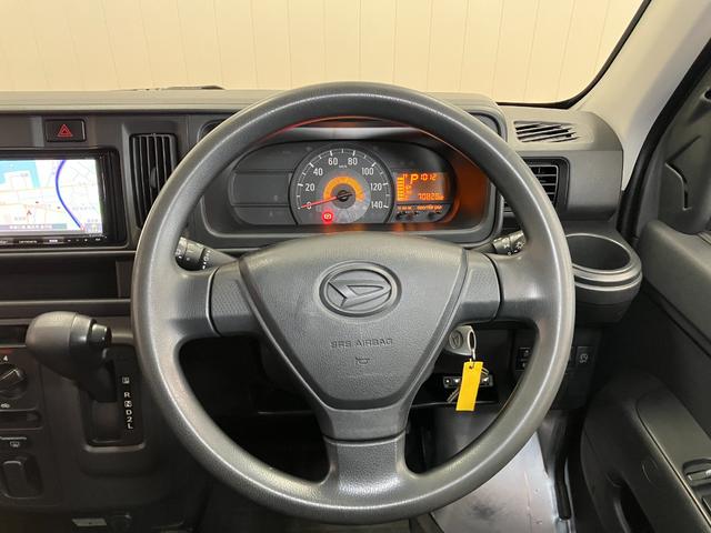 ハイゼットカーゴデラックスＳＡIII４ＷＤ　両側スライドドア　エアコン　ＵＳＢ接続端子　アイドリングストップ　オートハイビーム　横滑り防止機能　誤発進抑制機能　光軸調整ダイヤル　パワーウインドウ　ＥＴＣ　キーレス（神奈川県）の中古車