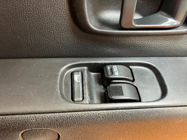 ハイゼットカーゴデラックスＳＡIII４ＷＤ　両側スライドドア　エアコン　ＵＳＢ接続端子　アイドリングストップ　オートハイビーム　横滑り防止機能　誤発進抑制機能　光軸調整ダイヤル　パワーウインドウ　ＥＴＣ　キーレス（神奈川県）の中古車