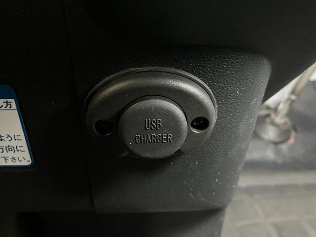 ハイゼットカーゴデラックスＳＡIII４ＷＤ　両側スライドドア　エアコン　ＵＳＢ接続端子　アイドリングストップ　オートハイビーム　横滑り防止機能　誤発進抑制機能　光軸調整ダイヤル　パワーウインドウ　ＥＴＣ　キーレス（神奈川県）の中古車