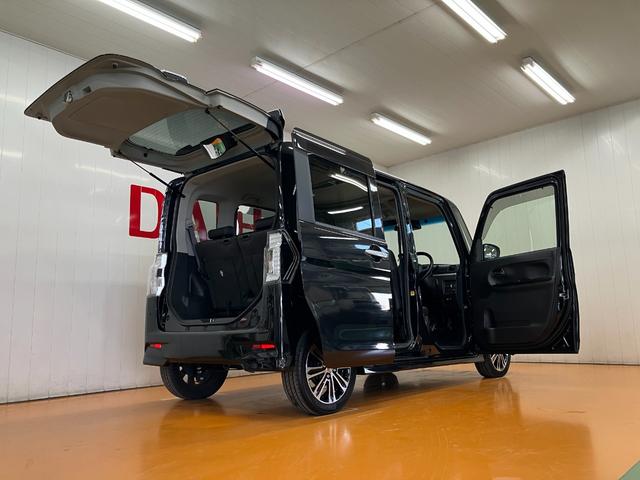 タントカスタムＲＳ　トップエディションＳＡIIIサポカーＳワイド適合　パノラマモニター対応　ミラクルオープンドア　両側オートスライドドア　ＥＴＣ　ドラレコ　ステアリングスイッチ　運転席シートヒーター　オートエアコン　ＵＳＢ接続端子　キーフリー（神奈川県）の中古車