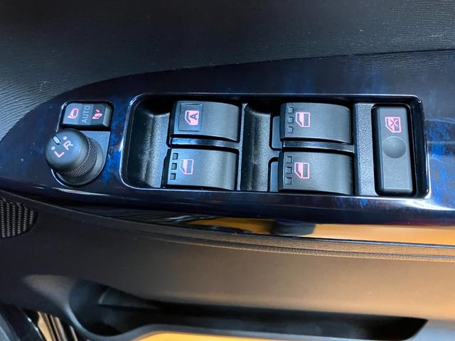 タントカスタムＲＳ　トップエディションＳＡIIIサポカーＳワイド適合　パノラマモニター対応　ミラクルオープンドア　両側オートスライドドア　ＥＴＣ　ドラレコ　ステアリングスイッチ　運転席シートヒーター　オートエアコン　ＵＳＢ接続端子　キーフリー（神奈川県）の中古車