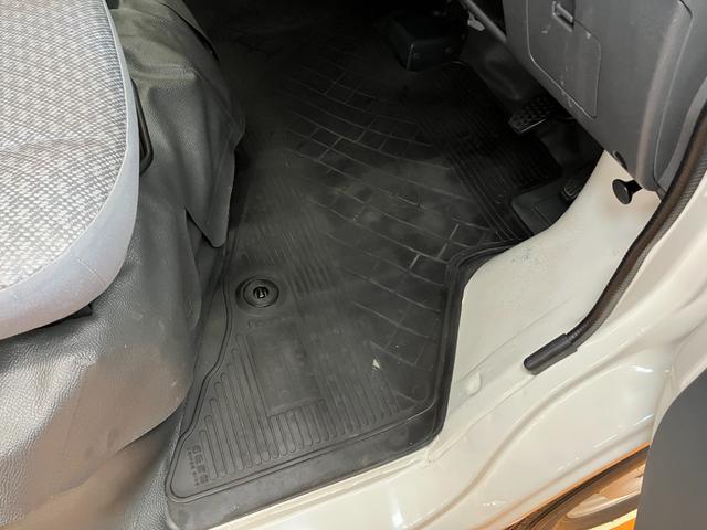 ハイゼットカーゴスペシャル両側スライドドア　ラジオ　エアコン　リアウィンドウデフォッガー　光軸調整ダイヤル　エアバッグ　パワーステアリング（神奈川県）の中古車