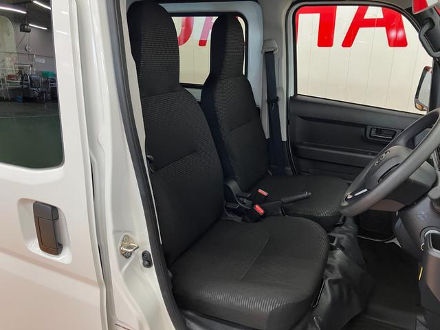 ハイゼットカーゴＤＸサポカーＳワイド適合　ラジオ　エアコン　アクセサリーソケット　コーナーセンサー　アイドリングストップ　光軸調整ダイヤル　横滑り防止機能　誤発進抑制機能　パワーウインドウ　キーレス（神奈川県）の中古車