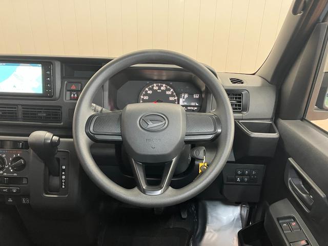 ハイゼットカーゴDXサポカーSワイド適合 USB接続端子 ナビ エアコン アクセサリーソケット コーナーセンサー アイドリングストップ 光軸調整ダイヤル 横滑り防止機能 誤発進抑制機能 パワーウインドウ キーレス(神奈川県)の中古車