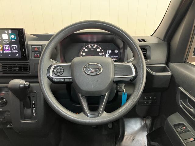 ハイゼットカーゴＤＸサポカーＳワイド適合　ドラレコ　ディスプレイオーディオ　ＵＳＢ接続端子　エアコン　アクセサリーソケット　コーナーセンサー　光軸調整ダイヤル　横滑り防止機能　誤発進抑制機能　パワーウインドウ　キーレス（神奈川県）の中古車