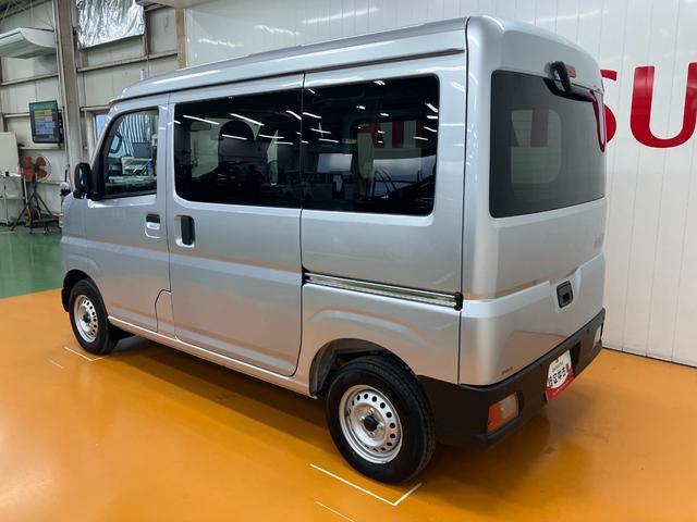 ハイゼットカーゴＤＸサポカーＳワイド適合　ラジオ　エアコン　アクセサリーソケット　コーナーセンサー　アイドリングストップ　光軸調整ダイヤル　横滑り防止機能　誤発進抑制機能　パワーウインドウ　キーレス（神奈川県）の中古車