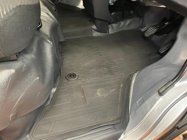 ハイゼットカーゴＤＸサポカーＳワイド適合　ラジオ　エアコン　アクセサリーソケット　コーナーセンサー　アイドリングストップ　光軸調整ダイヤル　横滑り防止機能　誤発進抑制機能　パワーウインドウ　キーレス（神奈川県）の中古車