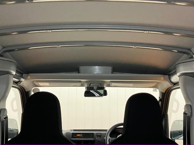 ハイゼットカーゴＤＸサポカーＳワイド適合　ラジオ　エアコン　アクセサリーソケット　コーナーセンサー　アイドリングストップ　光軸調整ダイヤル　横滑り防止機能　誤発進抑制機能　パワーウインドウ　キーレス（神奈川県）の中古車