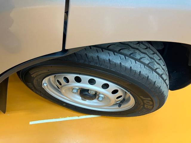 ハイゼットカーゴＤＸサポカーＳワイド適合　ラジオ　エアコン　アクセサリーソケット　コーナーセンサー　アイドリングストップ　光軸調整ダイヤル　横滑り防止機能　誤発進抑制機能　パワーウインドウ　キーレス（神奈川県）の中古車