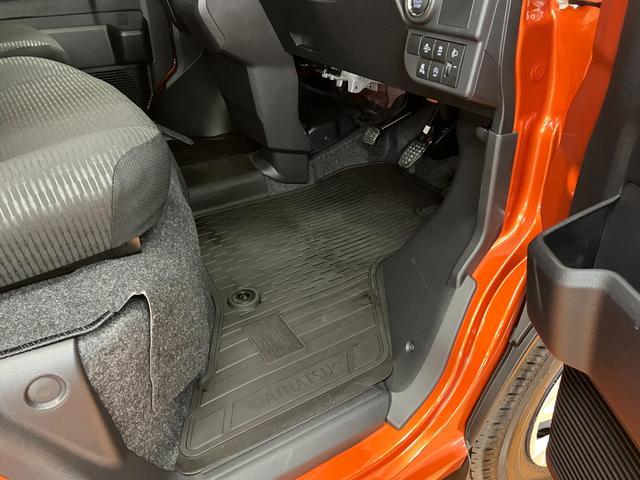 ハイゼットカーゴクルーズサポカーＳワイド適合　エアコン　アプリケーションソケット　Ｐスタート　コーナーセンサー　横滑り防止機能　誤発進抑制機能　電動格納ミラー　パワーウインドウ　キーフリー（神奈川県）の中古車