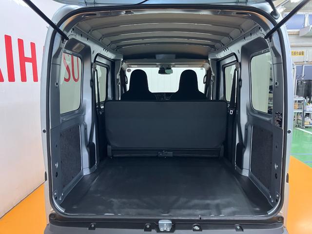 ハイゼットカーゴＤＸサポカーＳワイド適合　ラジオ　エアコン　アクセサリーソケット　コーナーセンサー　アイドリングストップ　光軸調整ダイヤル　横滑り防止機能　誤発進抑制機能　パワーウインドウ　キーレス（神奈川県）の中古車