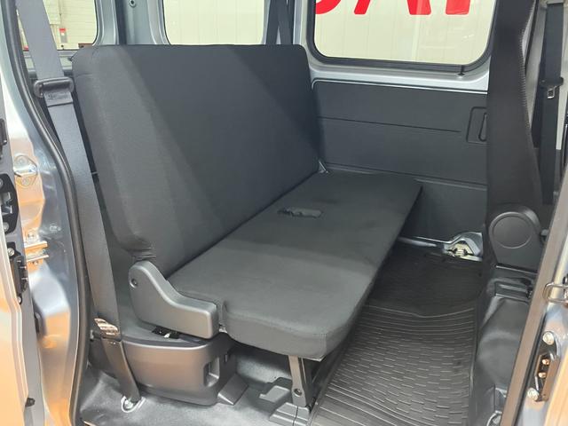 ハイゼットカーゴＤＸサポカーＳワイド適合　ラジオ　エアコン　アクセサリーソケット　コーナーセンサー　アイドリングストップ　光軸調整ダイヤル　横滑り防止機能　誤発進抑制機能　パワーウインドウ　キーレス（神奈川県）の中古車