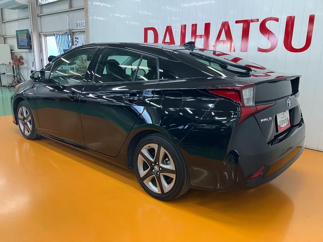 プリウスＳツーリングセレクションハイブリッド車　衝突被害軽減ブレーキシステム　ドラレコ　クルーズコントロール　ステアリングスイッチ　Ｐスタート　オートハイビーム　シートヒーター　ＥＴＣ　キーフリー（神奈川県）の中古車