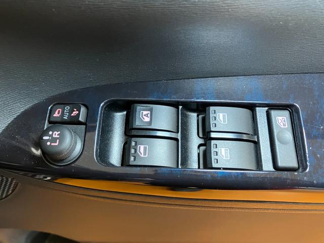 タントカスタムＲＳ　トップエディションＳＡIIIサポカーＳワイド適合　ドラレコ　ミラクルウォークスルー　ミラクルオープンドア　ＵＳＢ接続端子　ステアリングスイッチ　両側オートスライドドア　Ｐスタート　運転席シートヒーター　キーフリー（神奈川県）の中古車