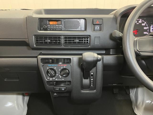 ハイゼットカーゴＤＸサポカーＳワイド適合　ルーフキャリア　ラジオ　エアコン　アクセサリーソケット　コーナーセンサー　アイドリングストップ　光軸調整ダイヤル　横滑り防止機能　誤発進抑制機能　パワーウインドウ　キーレス（神奈川県）の中古車