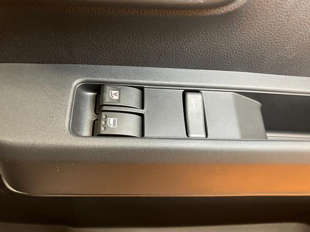 ハイゼットカーゴＤＸサポカーＳワイド適合　ルーフキャリア　ラジオ　エアコン　アクセサリーソケット　コーナーセンサー　アイドリングストップ　光軸調整ダイヤル　横滑り防止機能　誤発進抑制機能　パワーウインドウ　キーレス（神奈川県）の中古車