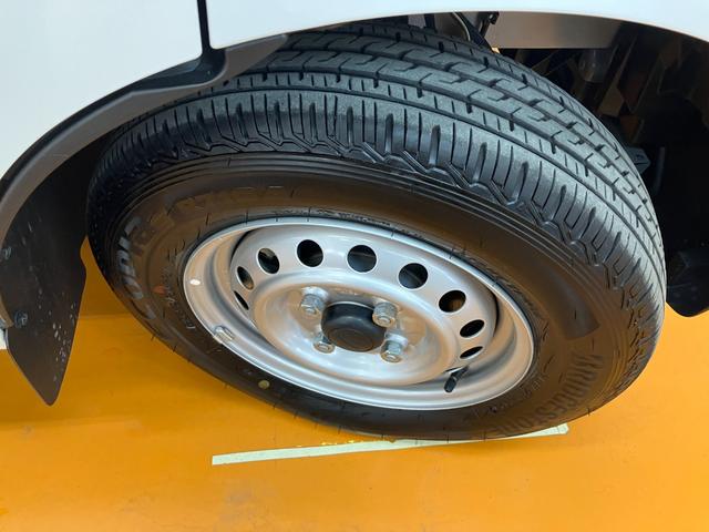 ハイゼットカーゴＤＸサポカーＳワイド適合　ルーフキャリア　ラジオ　エアコン　アクセサリーソケット　コーナーセンサー　アイドリングストップ　光軸調整ダイヤル　横滑り防止機能　誤発進抑制機能　パワーウインドウ　キーレス（神奈川県）の中古車