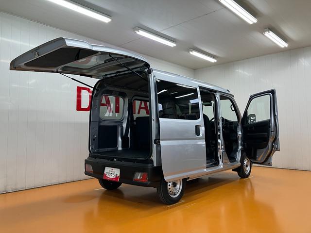 ハイゼットカーゴDXサポカーSワイド適合 ラジオ エアコン アクセサリーソケット コーナーセンサー アイドリングストップ 光軸調整ダイヤル 横滑り防止機能 誤発進抑制機能 パワーウインドウ キーレス(神奈川県)の中古車