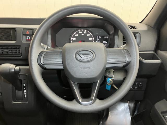 ハイゼットカーゴDXサポカーSワイド適合 ラジオ エアコン アクセサリーソケット コーナーセンサー アイドリングストップ 光軸調整ダイヤル 横滑り防止機能 誤発進抑制機能 パワーウインドウ キーレス(神奈川県)の中古車