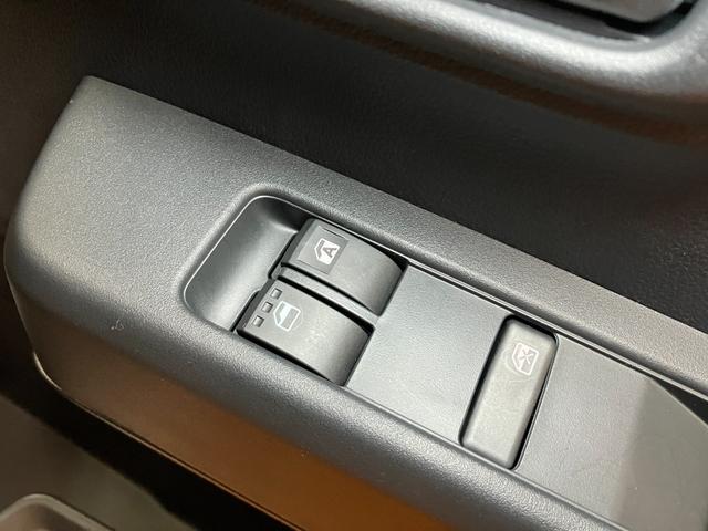 ハイゼットカーゴDXサポカーSワイド適合 ラジオ エアコン アクセサリーソケット コーナーセンサー アイドリングストップ 光軸調整ダイヤル 横滑り防止機能 誤発進抑制機能 パワーウインドウ キーレス(神奈川県)の中古車