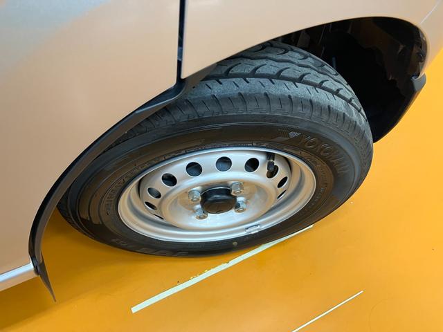 ハイゼットカーゴDXサポカーSワイド適合 ラジオ エアコン アクセサリーソケット コーナーセンサー アイドリングストップ 光軸調整ダイヤル 横滑り防止機能 誤発進抑制機能 パワーウインドウ キーレス(神奈川県)の中古車