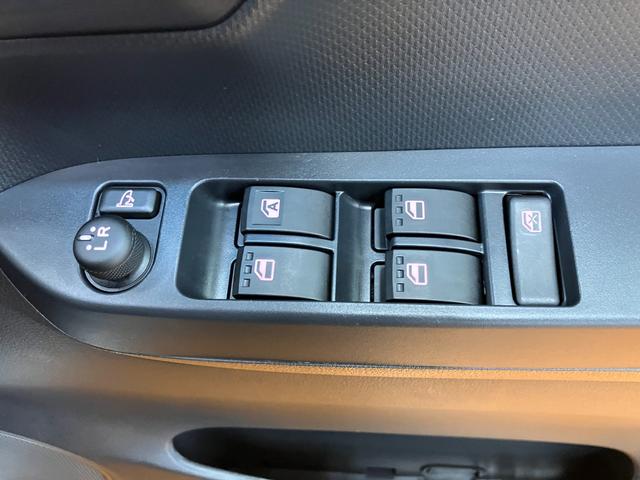 ミライースX SAIIIサポカーSワイド適合 エアコン Bカメラ コーナーセンサー 光軸調整ダイヤル オートハイビーム アイドリングストップ 横滑り防止機能 誤発進抑制機能 電動格納ミラー パワーウインドウ キーレス(神奈川県)の中古車