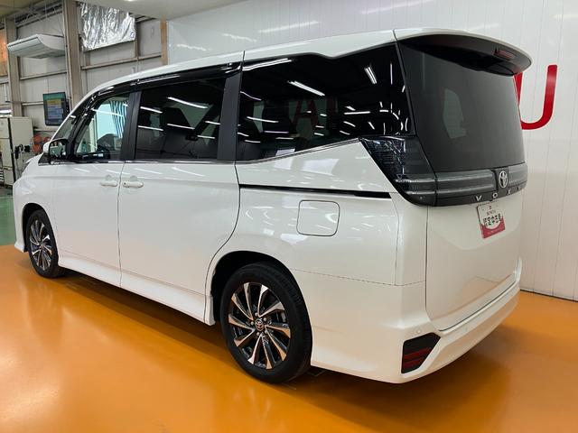 ヴォクシーＳ−Ｚ衝突被害軽減ブレーキシステム　３列シート　クリアランスソナー　レーダークルーズコントロール　シートヒーター　電動パーキングブレーキ　ダブルエアコン　後席モニター　両側オートスライドドア（神奈川県）の中古車