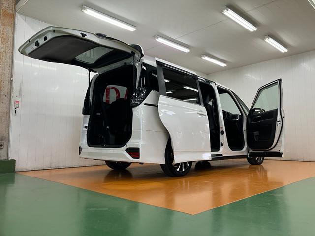 ヴォクシーＳ−Ｚ衝突被害軽減ブレーキシステム　３列シート　クリアランスソナー　レーダークルーズコントロール　シートヒーター　電動パーキングブレーキ　ダブルエアコン　後席モニター　両側オートスライドドア（神奈川県）の中古車