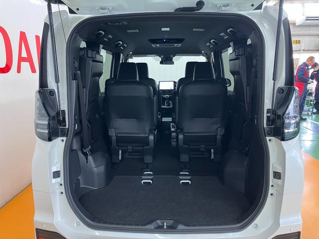 ヴォクシーＳ−Ｚ衝突被害軽減ブレーキシステム　３列シート　クリアランスソナー　レーダークルーズコントロール　シートヒーター　電動パーキングブレーキ　ダブルエアコン　後席モニター　両側オートスライドドア（神奈川県）の中古車