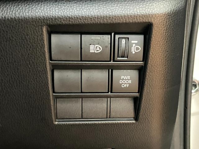 ヴォクシーＳ−Ｚ衝突被害軽減ブレーキシステム　３列シート　クリアランスソナー　レーダークルーズコントロール　シートヒーター　電動パーキングブレーキ　ダブルエアコン　後席モニター　両側オートスライドドア（神奈川県）の中古車