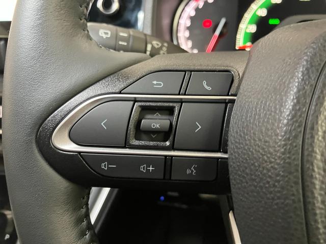 ヴォクシーＳ−Ｚ衝突被害軽減ブレーキシステム　３列シート　クリアランスソナー　レーダークルーズコントロール　シートヒーター　電動パーキングブレーキ　ダブルエアコン　後席モニター　両側オートスライドドア（神奈川県）の中古車