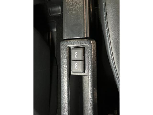 ヴォクシーＳ−Ｚ衝突被害軽減ブレーキシステム　３列シート　クリアランスソナー　レーダークルーズコントロール　シートヒーター　電動パーキングブレーキ　ダブルエアコン　後席モニター　両側オートスライドドア（神奈川県）の中古車