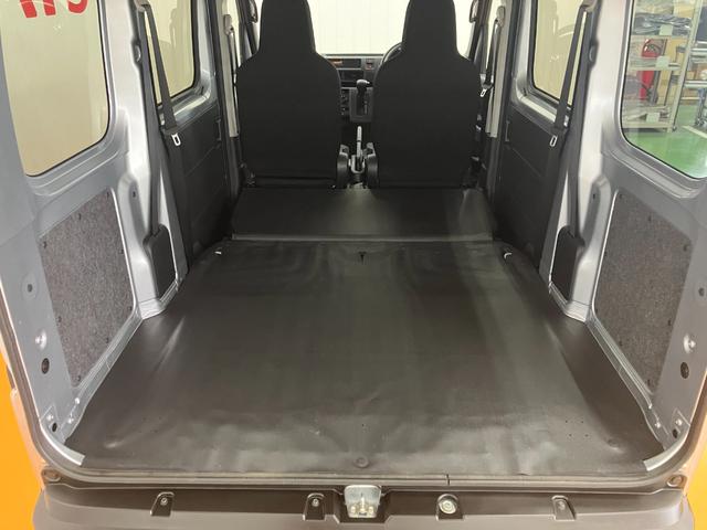ハイゼットカーゴＤＸサポカーＳワイド適合　ラジオ　エアコン　アクセサリーソケット　コーナーセンサー　アイドリングストップ　光軸調整ダイヤル　横滑り防止機能　誤発進抑制機能　パワーウインドウ　キーレス（神奈川県）の中古車