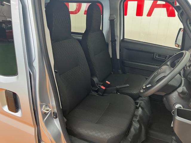 ハイゼットカーゴＤＸサポカーＳワイド適合　ラジオ　エアコン　アクセサリーソケット　コーナーセンサー　アイドリングストップ　光軸調整ダイヤル　横滑り防止機能　誤発進抑制機能　パワーウインドウ　キーレス（神奈川県）の中古車