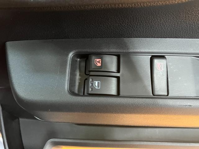 ハイゼットカーゴDXサポカーSワイド適合 ラジオ エアコン アクセサリーソケット コーナーセンサー アイドリングストップ 光軸調整ダイヤル 横滑り防止機能 誤発進抑制機能 パワーウインドウ キーレス(神奈川県)の中古車