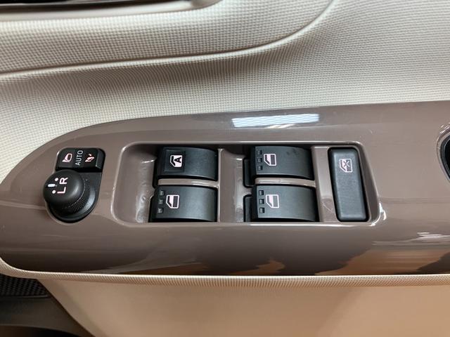 ムーヴキャンバスＸリミテッドメイクアップ　ＳＡIIスマアシ　Ｂカメラ　両側オートスライドドア　ステアリングスイッチ　オートエアコン　Ｐスタート　アイドリングストップ　ＥＴＣ　置きラクボックス　キーフリー（神奈川県）の中古車