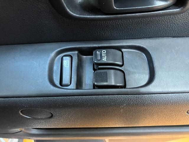 ハイゼットカーゴデラックスＳＡIIIサポカーＳワイド適合　両側スライドドア　ラジオ　エアコン　アイドリングストップ　オートハイビーム　ＥＴＣ　横滑り防止機能　誤発進抑制機能　パワーウインドウ　キーレス（神奈川県）の中古車