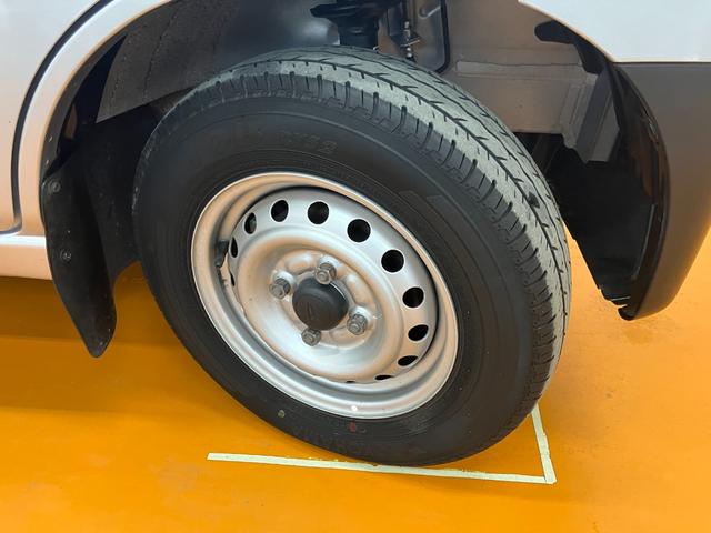 ハイゼットカーゴデラックスＳＡIIIサポカーＳワイド適合　両側スライドドア　ラジオ　エアコン　アイドリングストップ　オートハイビーム　ＥＴＣ　横滑り防止機能　誤発進抑制機能　パワーウインドウ　キーレス（神奈川県）の中古車