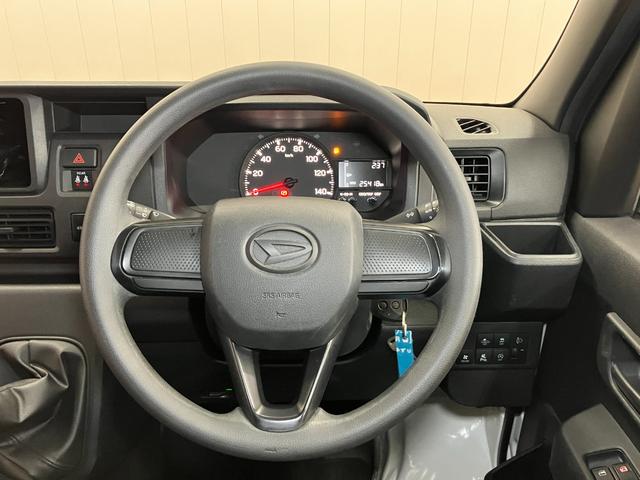 ハイゼットカーゴＤＸ４ＷＤ　サポカーＳワイド適合　ルーフキャリア　５段マニュアルシフト　エアコン　アクセサリーソケット　コーナーセンサー　アイドリングストップ　横滑り防止機能　誤発進抑制機能　パワーウインドウ　キーレス（神奈川県）の中古車