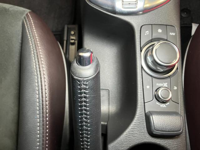 デミオ１３Ｓツーリング衝突被害軽減ブレーキシステム　Ｂカメラ　クルーズコントロール　ステアリングスイッチ　シートヒーター　ＵＳＢ接続端子　ＥＴＣ　ヘッドアップディスプレイ　コーナーセンサー　キーフリー（神奈川県）の中古車