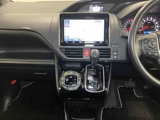 ノアＳｉ衝突被害軽減ブレーキシステム　３列シート　Ｂカメラ　ダブルエアコン　ステアリングスイッチ　クルーズコントロール　ＵＳＢ接続端子　両側オートスライドドア　レーンアシスト　ＥＴＣ　キーフリー（神奈川県）の中古車