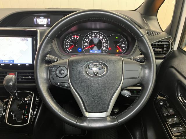 ノアＳｉ衝突被害軽減ブレーキシステム　３列シート　Ｂカメラ　ダブルエアコン　ステアリングスイッチ　クルーズコントロール　ＵＳＢ接続端子　両側オートスライドドア　レーンアシスト　ＥＴＣ　キーフリー（神奈川県）の中古車