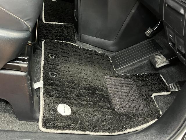 ノアＳｉ衝突被害軽減ブレーキシステム　３列シート　Ｂカメラ　ダブルエアコン　ステアリングスイッチ　クルーズコントロール　ＵＳＢ接続端子　両側オートスライドドア　レーンアシスト　ＥＴＣ　キーフリー（神奈川県）の中古車