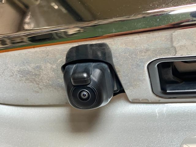 ノアＳｉ衝突被害軽減ブレーキシステム　３列シート　Ｂカメラ　ダブルエアコン　ステアリングスイッチ　クルーズコントロール　ＵＳＢ接続端子　両側オートスライドドア　レーンアシスト　ＥＴＣ　キーフリー（神奈川県）の中古車