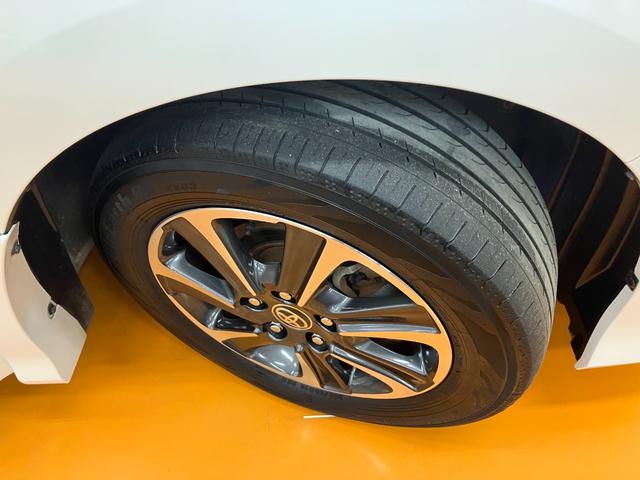 ノアＳｉ衝突被害軽減ブレーキシステム　３列シート　Ｂカメラ　ダブルエアコン　ステアリングスイッチ　クルーズコントロール　ＵＳＢ接続端子　両側オートスライドドア　レーンアシスト　ＥＴＣ　キーフリー（神奈川県）の中古車