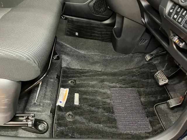 ムーヴカスタム　Ｘリミテッド　ＳＡIIIサポカーＳワイド適合　ドラレコ　ステアリングスイッチ　オートエアコン　Ｐスタート　運転席シートヒーター　アイドリングストップ　横滑り防止機能　誤発進抑制機能　オートハイビーム　Ｂカメラ　キーフリー（神奈川県）の中古車