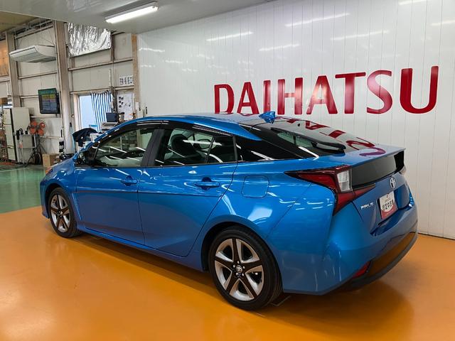 プリウスＳツーリングセレクション衝突被害軽減ブレーキシステム　ハイブリッド　ドラレコ　クルーズコントロール　ステアリングスイッチ　Ｂカメラ　Ｐスタート　オートハイビーム　ＥＴＣ　シートヒーター　キーフリー（神奈川県）の中古車