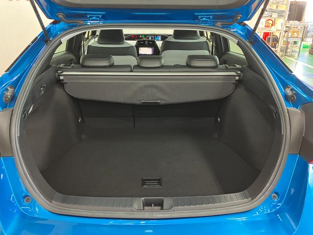 プリウスＳツーリングセレクション衝突被害軽減ブレーキシステム　ハイブリッド　ドラレコ　クルーズコントロール　ステアリングスイッチ　Ｂカメラ　Ｐスタート　オートハイビーム　ＥＴＣ　シートヒーター　キーフリー（神奈川県）の中古車