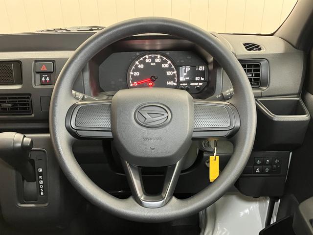 ハイゼットカーゴDXサポカーSワイド適合 ラジオ エアコン アクセサリーソケット コーナーセンサー アイドリングストップ 光軸調整ダイヤル 横滑り防止機能 誤発進抑制機能 パワーウインドウ キーレス(神奈川県)の中古車